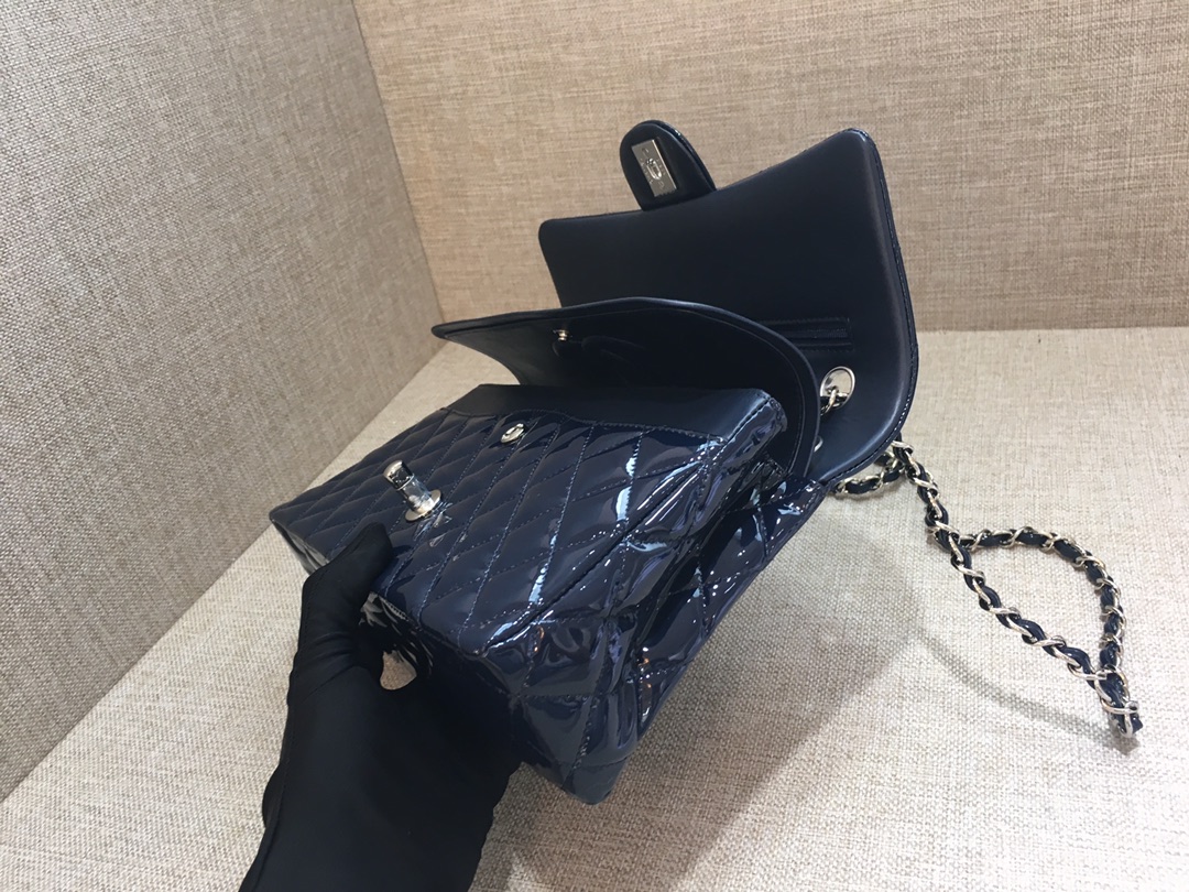 Medium Classic Flap Patent Leather Bag AO1112 Dark Blue/Silver